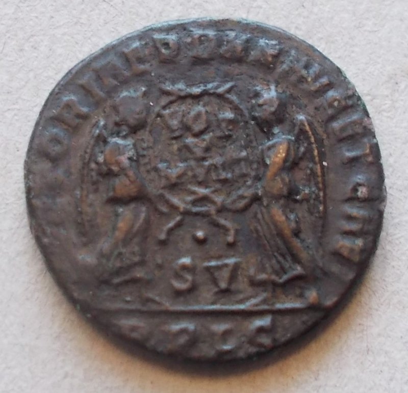 Roman-Bronze,-Magentius